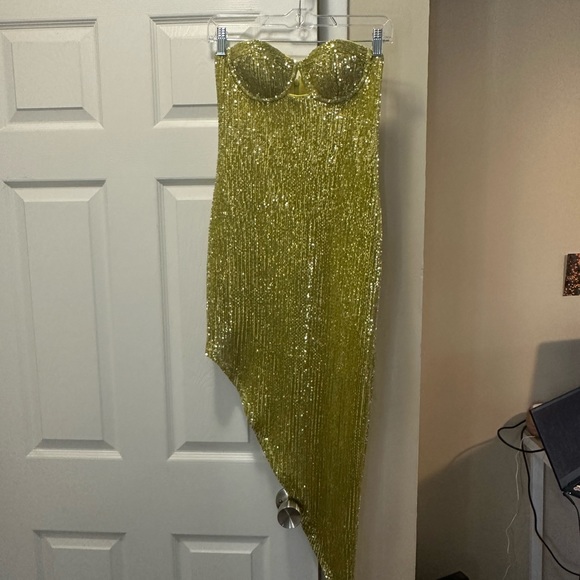 Mackenzie Midi Dress in Limoncello - Picture 3 of 9